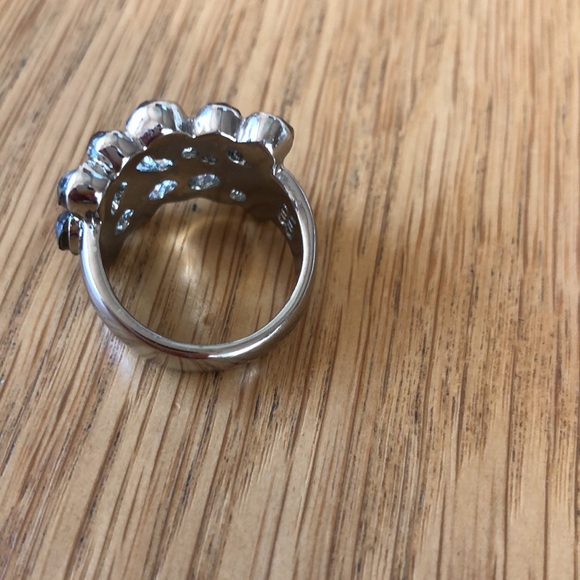 Sparkly Banana Republic cocktail ring - Picture 3 of 4